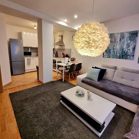 Apartment Banska - City Centre & Private Parking Banská Bystrica Extérieur photo