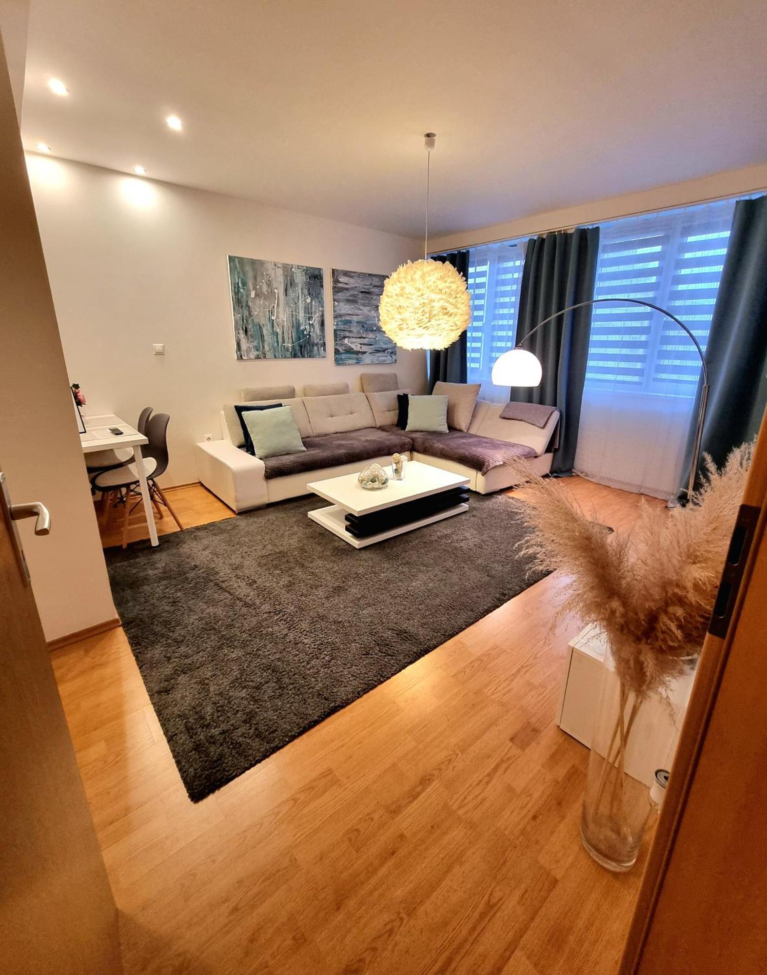 Apartment Banska - City Centre & Private Parking Banská Bystrica Extérieur photo
